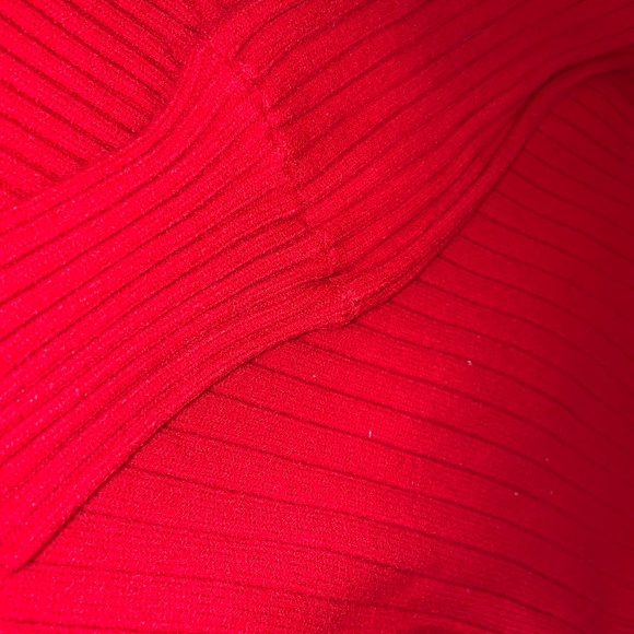 red ribbed style turtleneck sweater - Picture 2 of 4